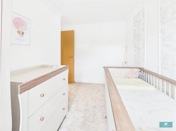 3 bed Terraced for sale Image 9