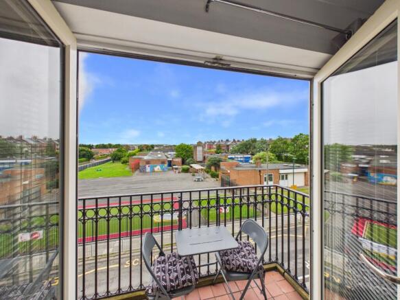 2 bed Apartment for sale Image 8
