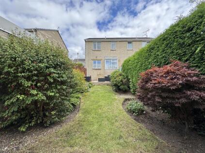 Chaucer Close, Honley, Holmfirth, HD9 6EN