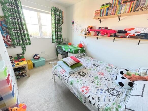 BEDROOM 2