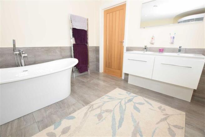 En-Suite Bathroom