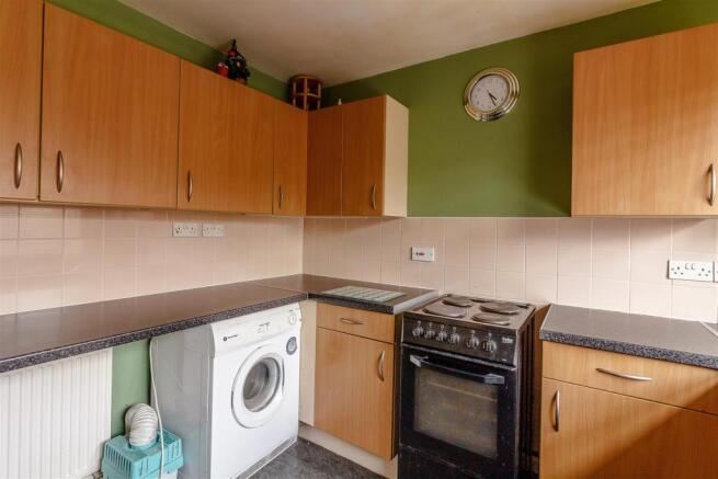 8391524-interior09.jpg