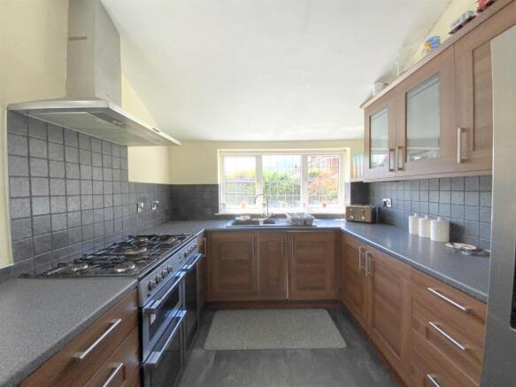 Brereton Avenue, Cleethorpes photo 4