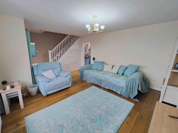 3 bed Semi-Detached for sale Image 6