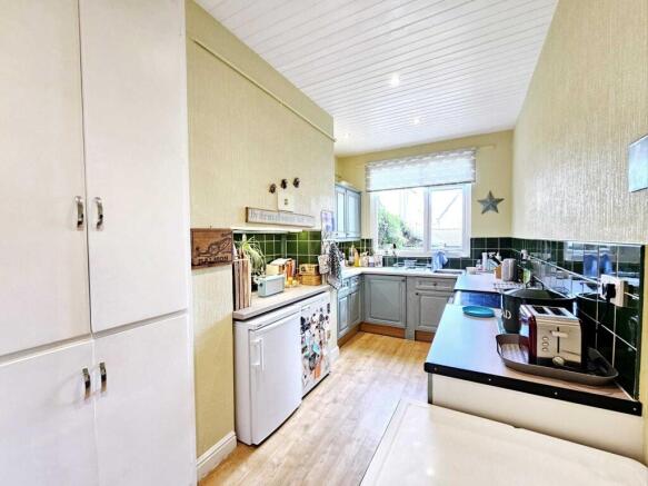 3 bed Flat for sale Image 7