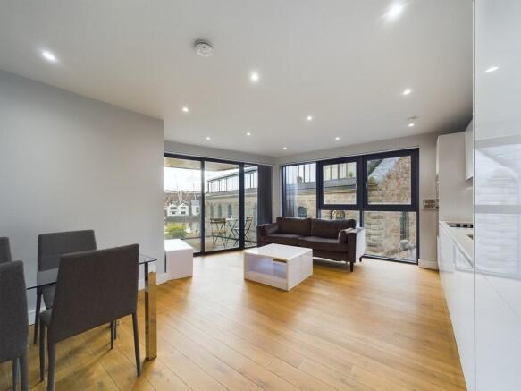 Kitchen/Dining