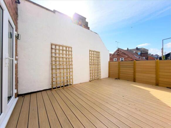 3 bed Flat for sale Image 9