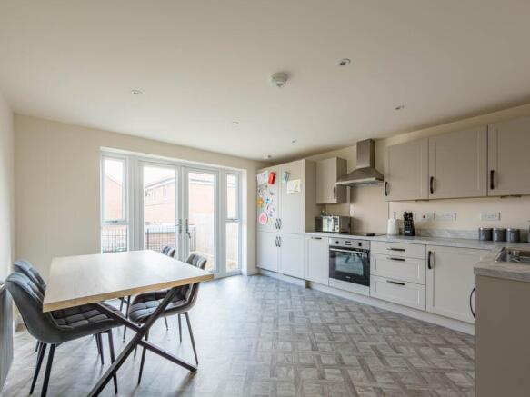 2 bed Semi-Detached for sale Image 7