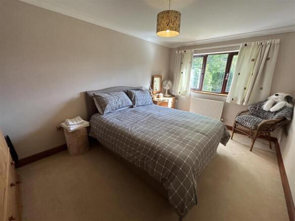 3 bed Detached Bungalow for sale Image 12
