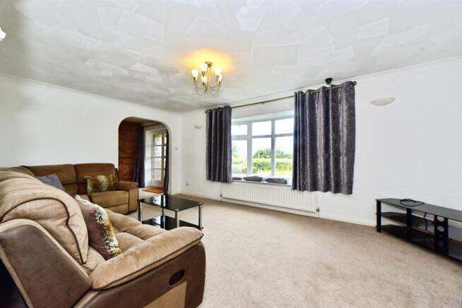 3 bed Detached Bungalow for sale Image 4