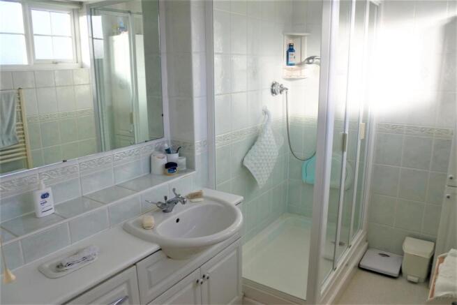 EN SUITE SHOWER