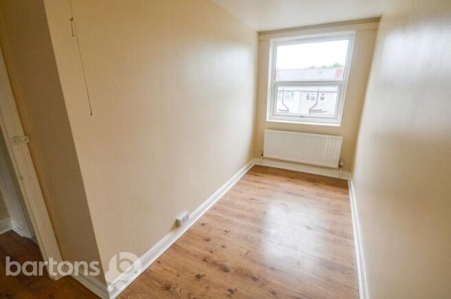 2 bed Terraced to rent Image 5