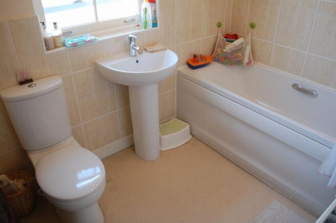 FAMILY BATHROOM
