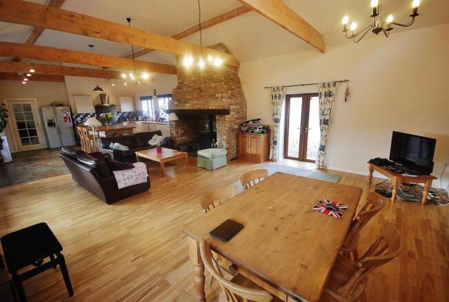 DINING ROOM/FAMILY ROOM