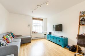 17, Lauderdale House, Gosling Way, London SW9 6JS