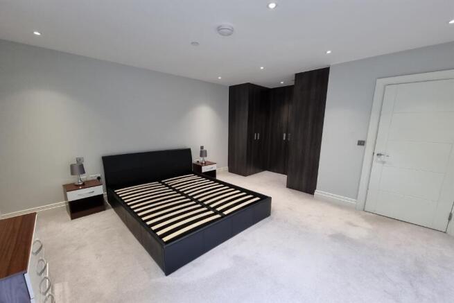 Queenshurst Square, Kingston Upon Thames, Surrey, KT2 photo 4