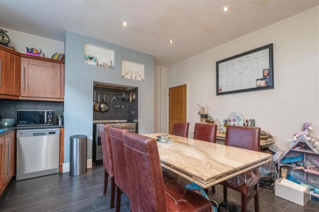 4 bed Terraced for sale Image 5