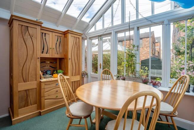 4 bed Terraced for sale Image 10