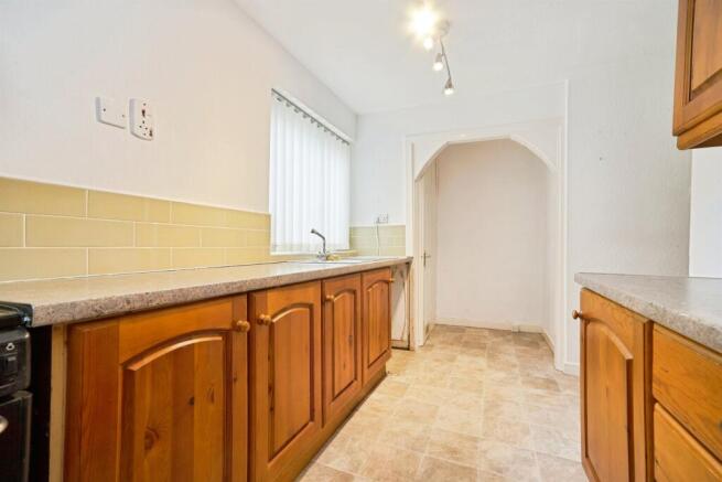 2 bed Ground Flat for sale Image 4