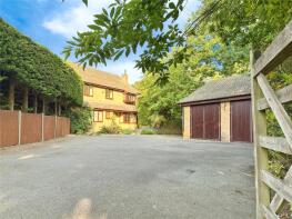 Gorse House, Gorse Ride North, Finchampstead RG40 4ES