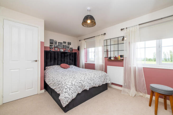 3 bed Semi-Detached for sale Image 8