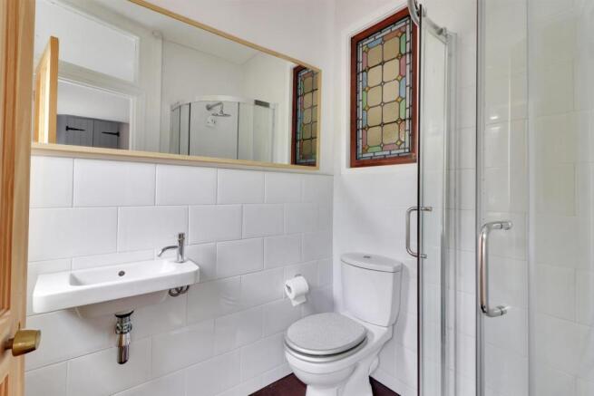 Main Bedroom En Suite.jpg