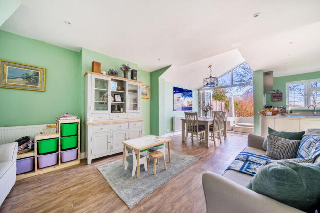 1421199-15-69a5d4...