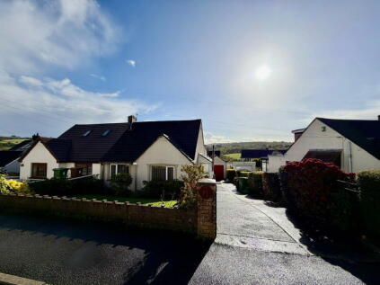 Highfield Crescent, Pontllanfraith, Blackwood, NP12 2ED