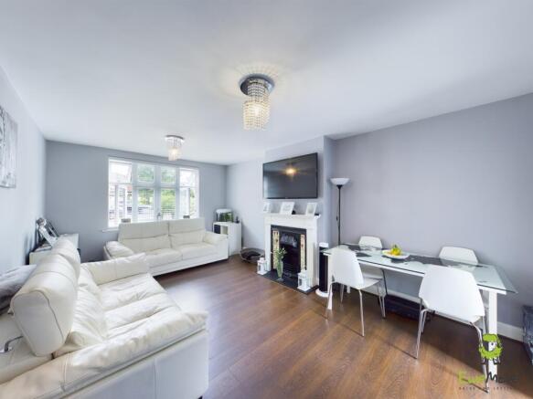 Presented by Nicoleta at EweMove Bexleyheath and D