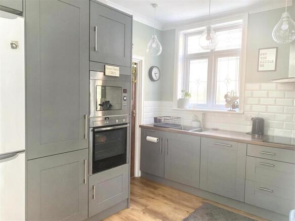 3 bed House for sale Image 3