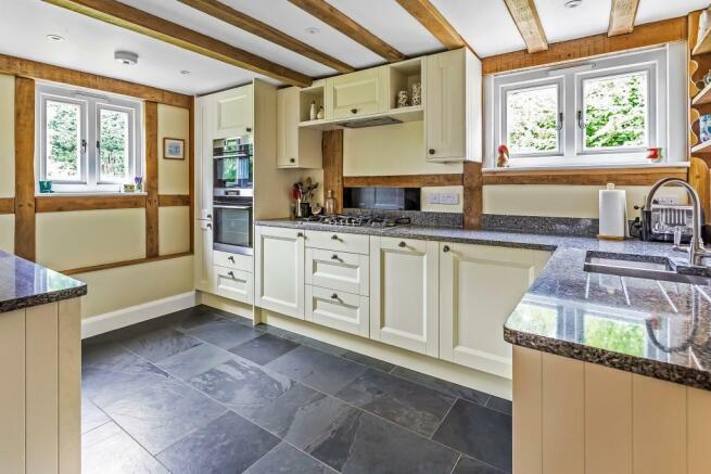 Kitchen 1.jpg