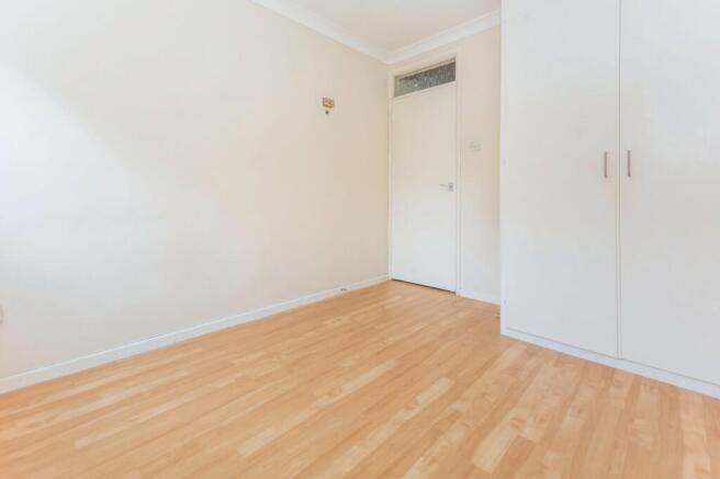 bedroom 1 - door (Ma