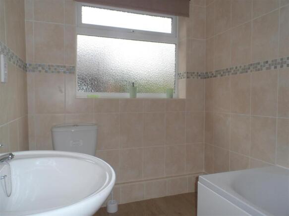 FAMILY BATHROOM