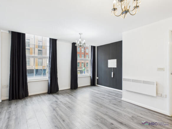 Stylish 2-Bedroom Contemporary Apartment in the H