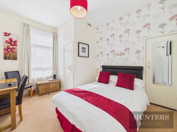 14 bed House for sale Image 11