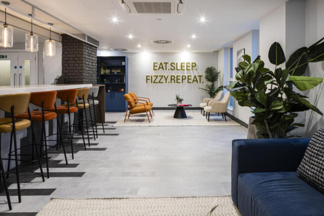 Fizzy Canning Town 2552