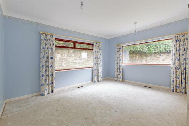 Bedroom 1-1.jpg