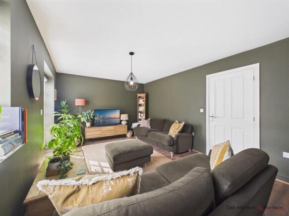3 bed Semi-Detached for sale Image 9