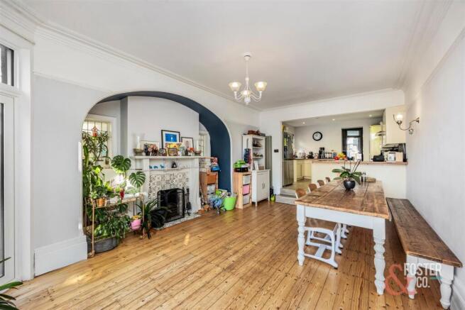 Lyndhurst Road, 58-015.JPG