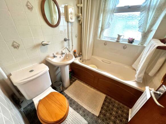 Bathroom.jpg