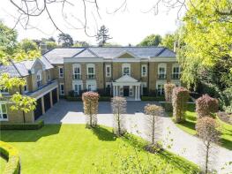 12 Le Chene, Eaton Park, Cobham KT11 2JE
