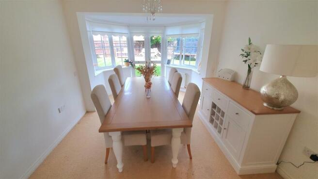 3. Dining room.jpg