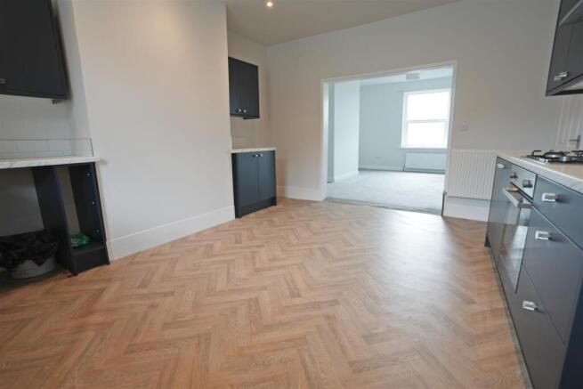 3 bed Terraced for sale Image 6