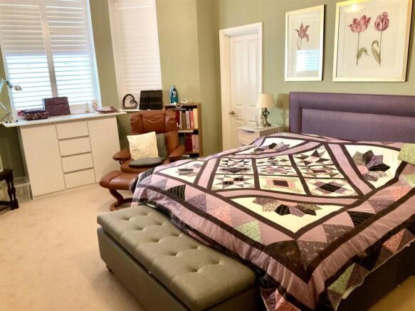 Bedroom 1 Pic2.jpg