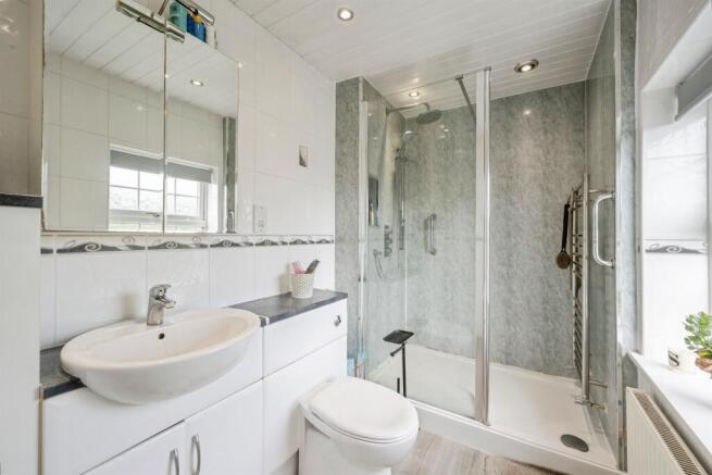 4 bed Detached for sale Image 12
