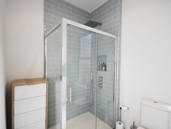 Main En-Suite