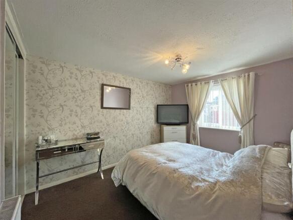 Westfield 218 - Bed 1.jpg