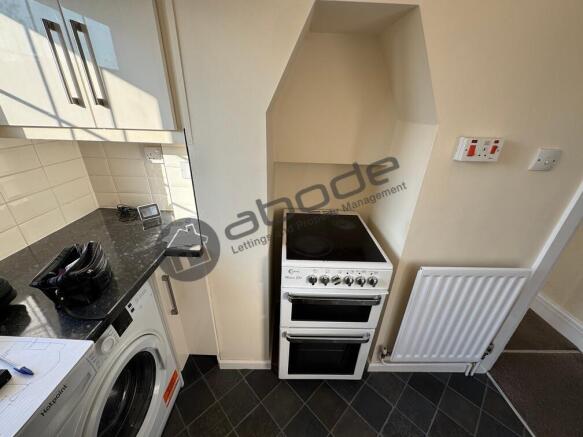 3 bed Semi-Detached to rent Image 7