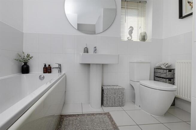 4 bed Detached for sale Image 12
