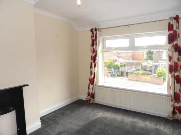 2 bed Semi-Detached to rent Image 4